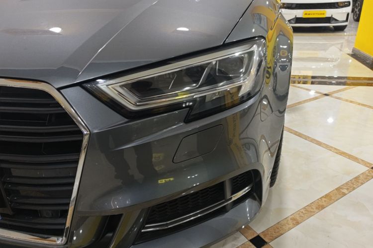Audi A3 2018 car image #23