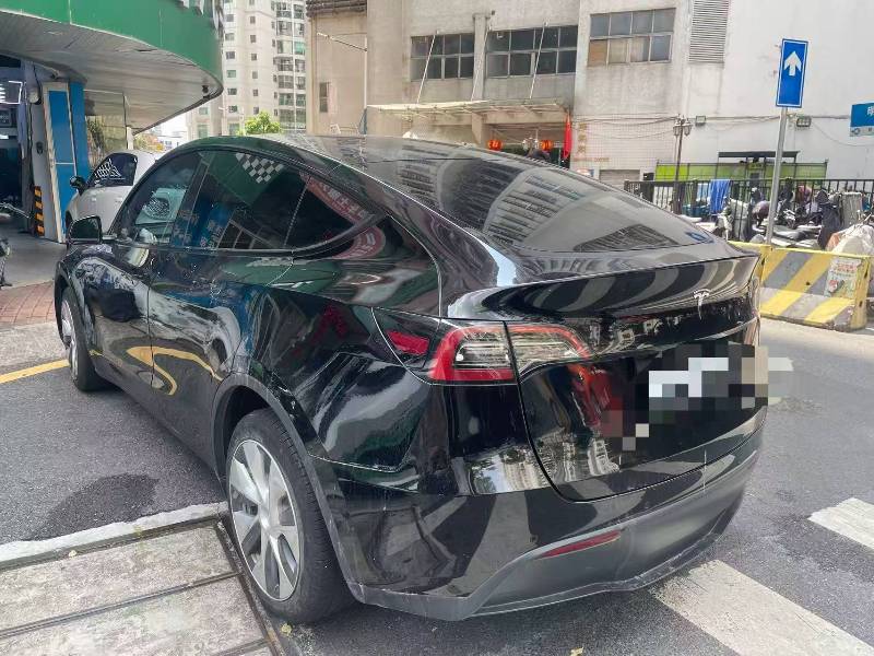 Tesla Model Y 2022 #4 Tesla Model Y 2022 car image #4