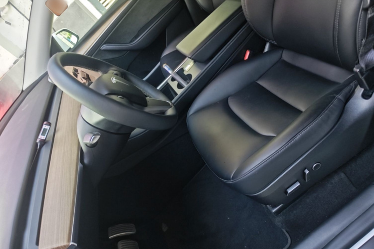 Tesla Model Y 2023 #19 Tesla Model Y 2023 car image #19