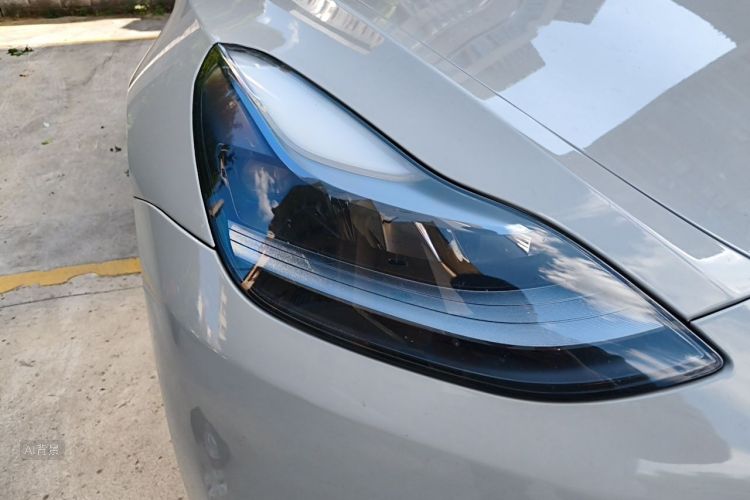 Tesla Model Y 2024 #8 Tesla Model Y 2024 car image #8