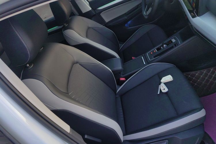Volkswagen Golf 2022 صورة سيارة #30