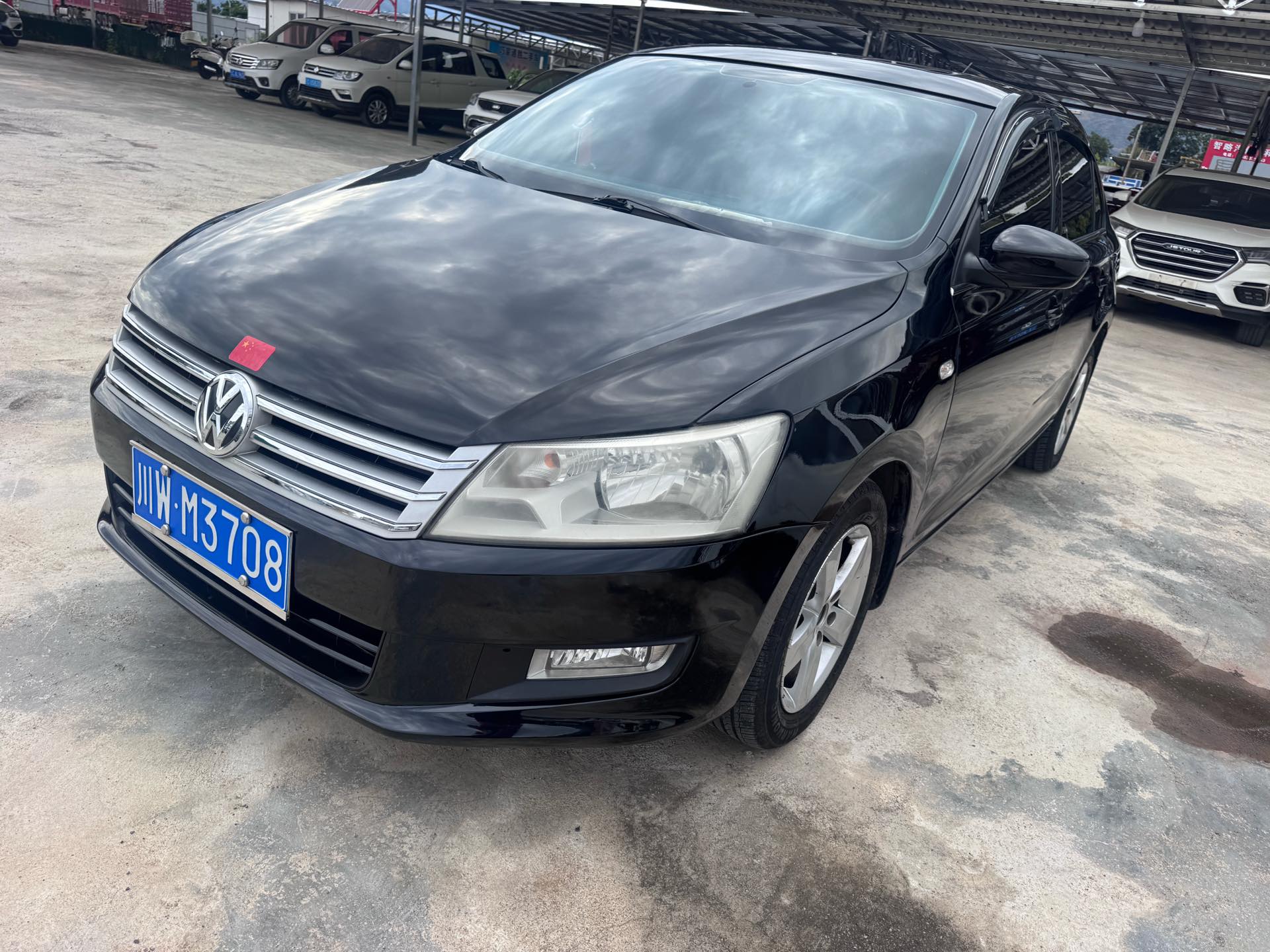 Volkswagen Santana 2013 car image 