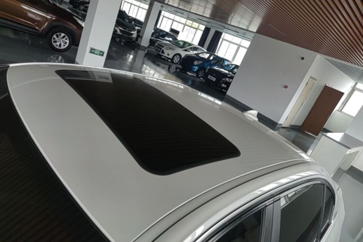 BMW 3 Series 2019 #25 BMW 3 Series 2019 immagine di auto #25