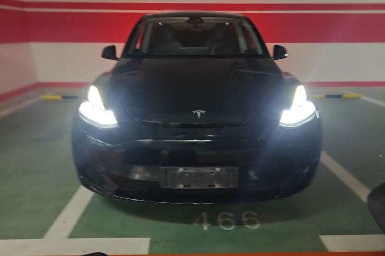 Tesla Model Y 2022 #3 Tesla Model Y 2022 car image #3