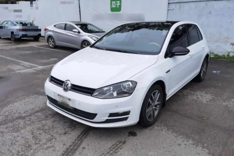 Volkswagen Golf 2017 car image #2