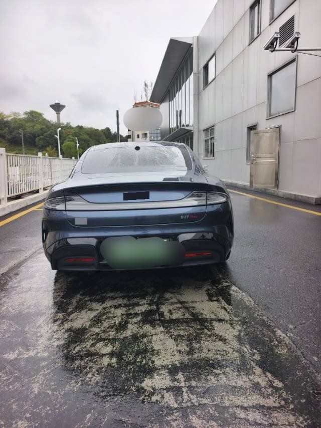 2025 car image #8
