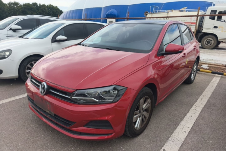 Volkswagen Polo 2019 car image #2