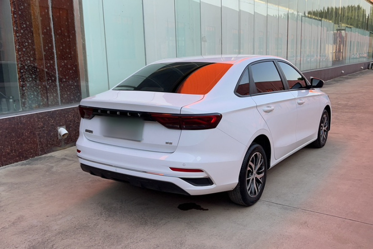 GEELY Emgrand 2025 car image #5