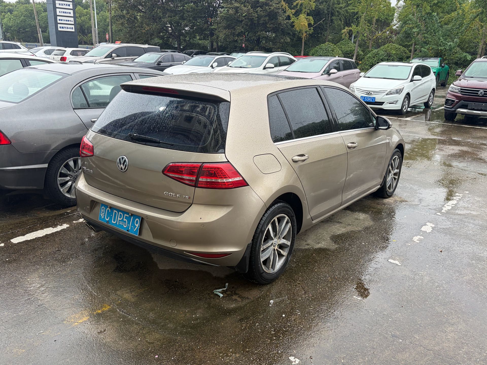 Volkswagen Golf 2014 car image #6