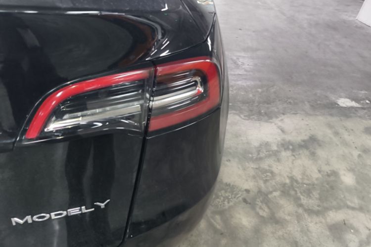 Tesla Model Y 2022 #8 Tesla Model Y 2022 car image #8