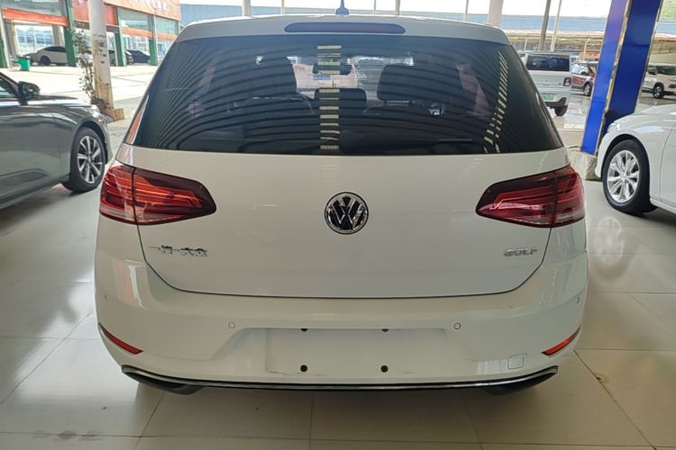 Volkswagen Golf 2020 car image #6