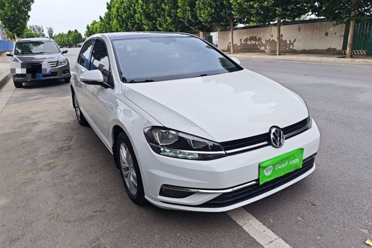 Volkswagen Golf 2018 car image #4