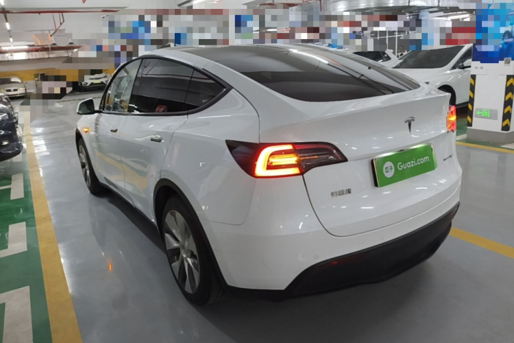 Tesla Model Y 2022 #5 Tesla Model Y 2022 car image #5
