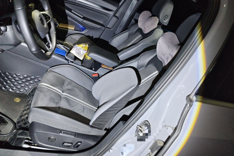 Volkswagen Golf 2022 car image #15