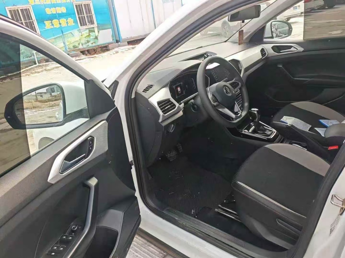 Volkswagen Tacqua 2023 car image #2