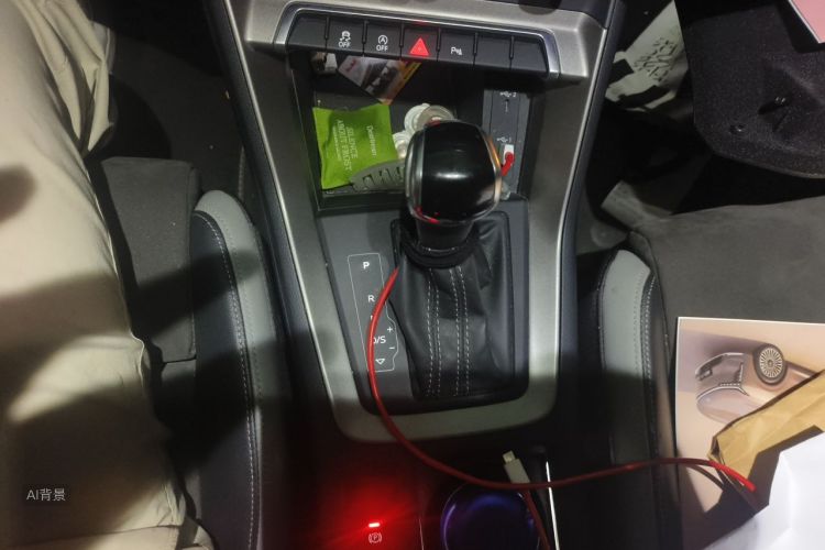 Audi Q3 2020 immagine di auto #16