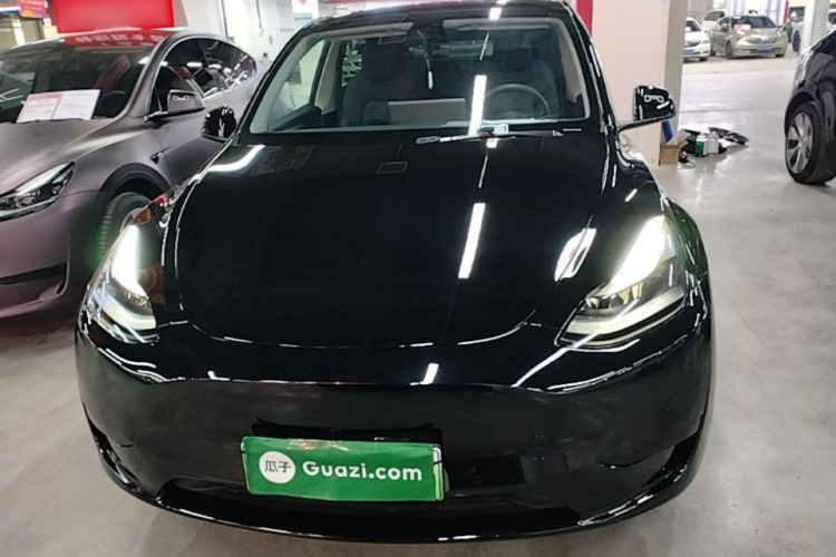 Tesla Model Y 2023 #3 Tesla Model Y 2023 car image #3