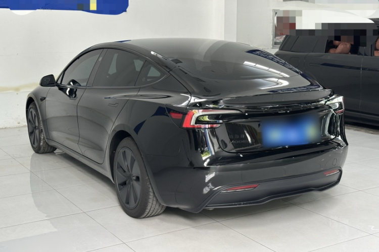 Tesla Model 3 2026 car image #7