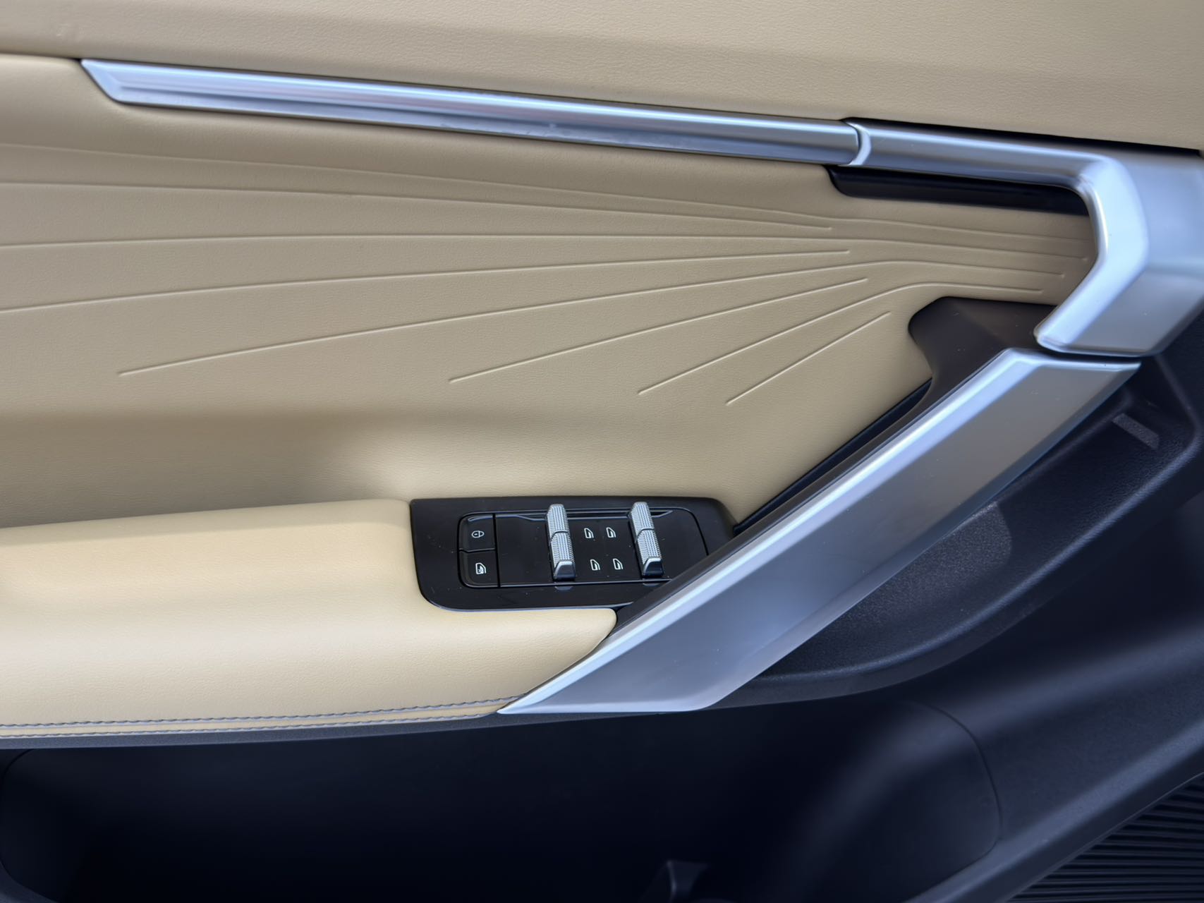 GEELY Boyue L 2023 car image #7