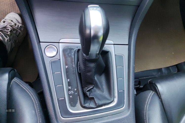 Volkswagen Golf 2016 car image #16
