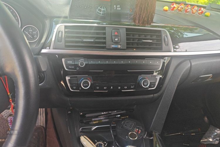 BMW 3 Series 2018 car image #15
