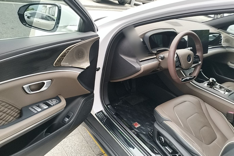 BYD Han 2022 car image #16