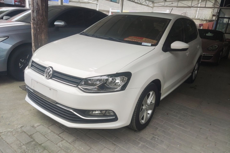 Volkswagen Polo 2016 car image #2