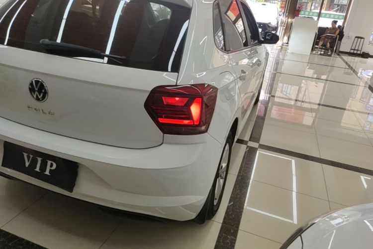 Volkswagen Polo 2021 car image #8