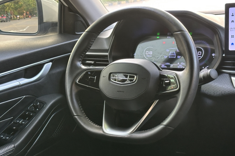 GEELY Emgrand 2023 car image #15