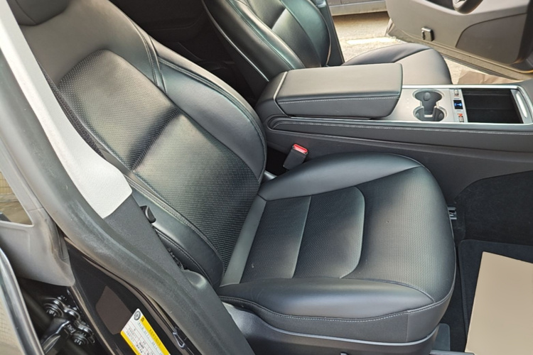 Tesla Model Y 2024 car image #25