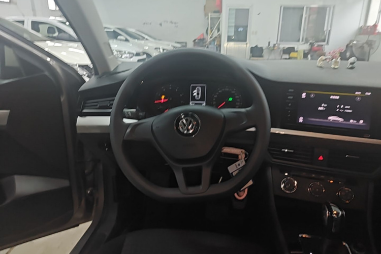 Volkswagen Bora 2019 #11 Volkswagen Bora 2019 car image #11