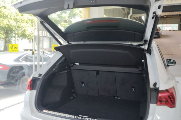 Audi Q3 2025 car image #19