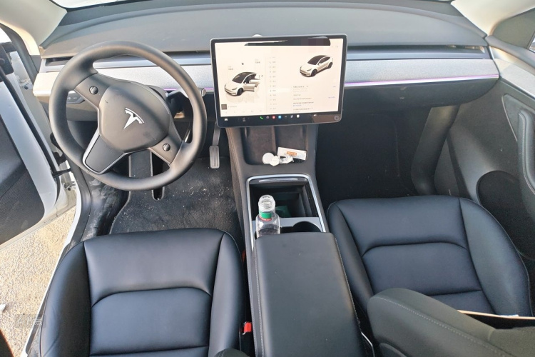 Tesla Model Y 2024 #11 Tesla Model Y 2024 car image #11
