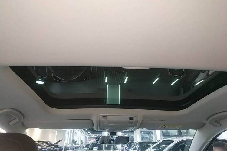 Volkswagen Golf 2019 car image #18