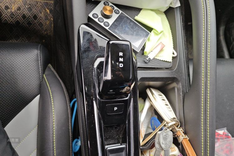 GEELY Coolray 2022 car image #16