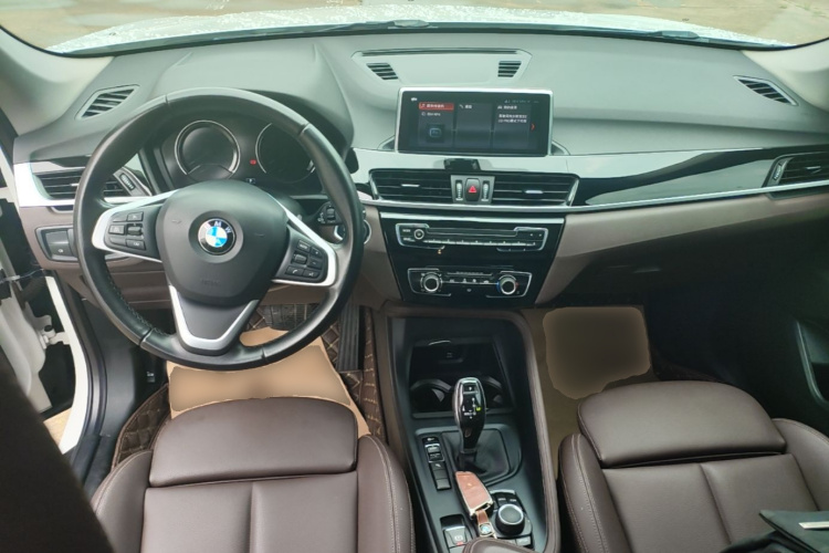 BMW X1 2020 car image #10