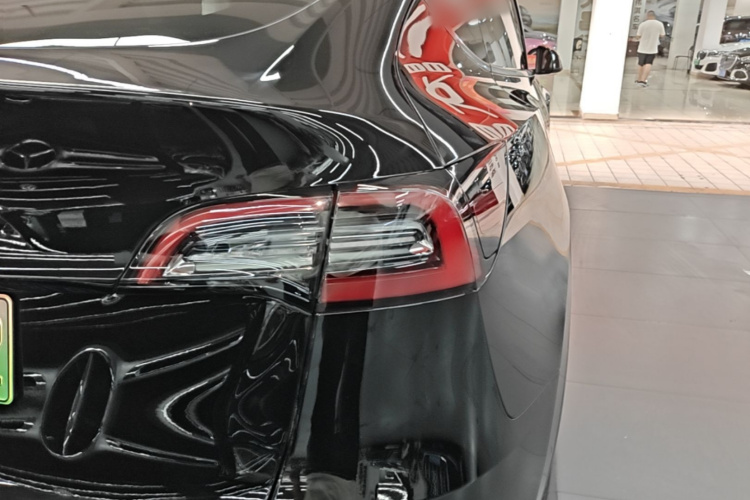 Tesla Model Y 2022 #8 Tesla Model Y 2022 car image #8