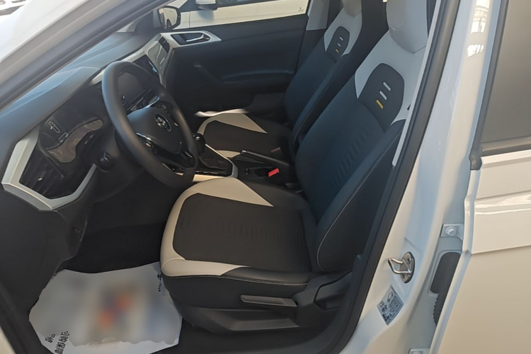Volkswagen Polo 2021 car image #18