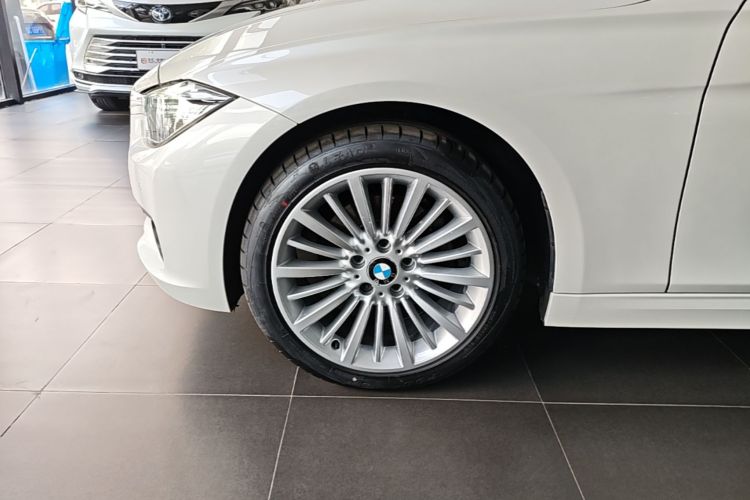 BMW 3 Series 2018 #9 BMW 3 Series 2018 car image #9