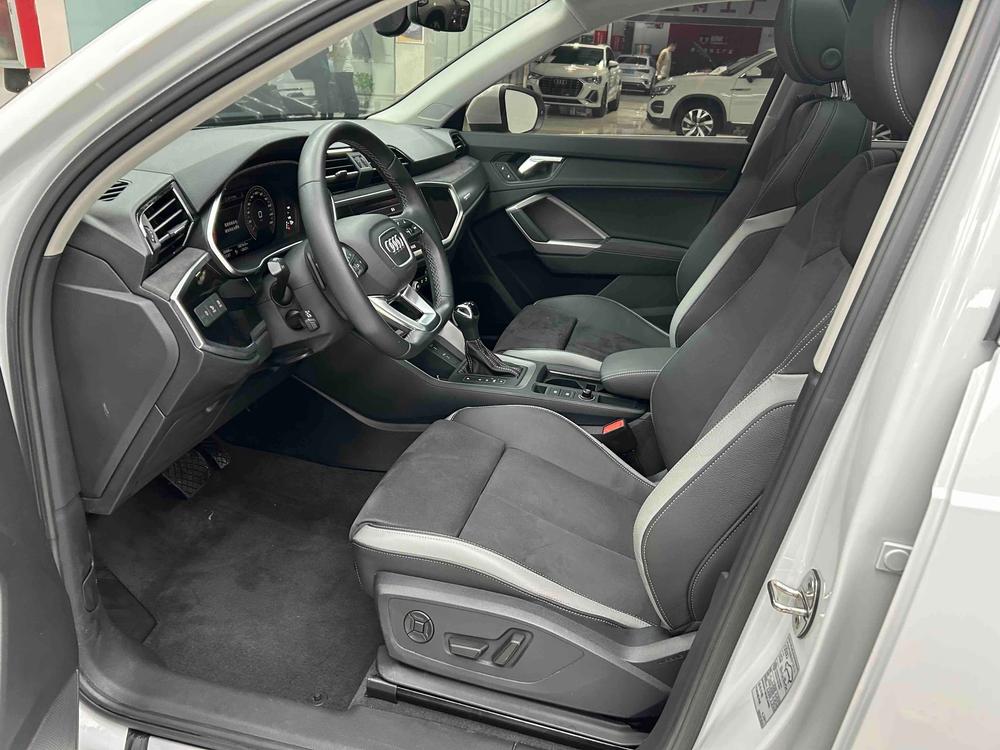 Audi Q3 2022 صورة سيارة #22