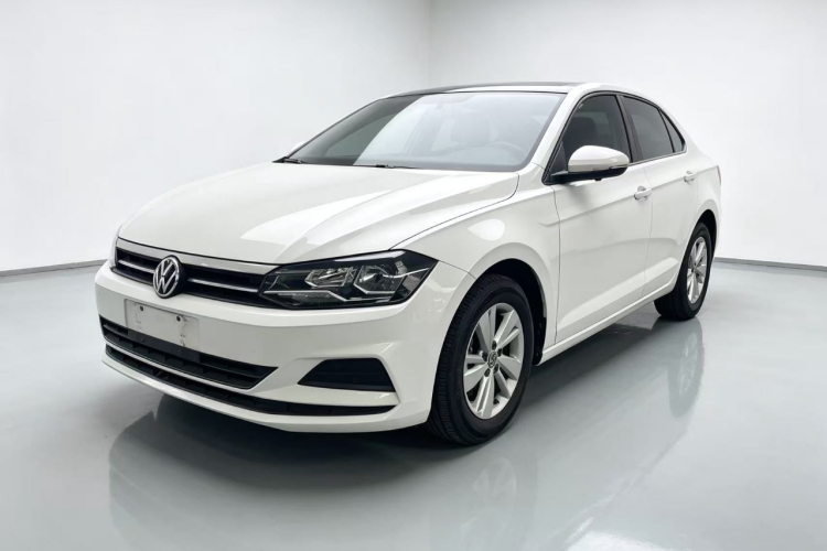 Volkswagen Polo 2021 car image #2
