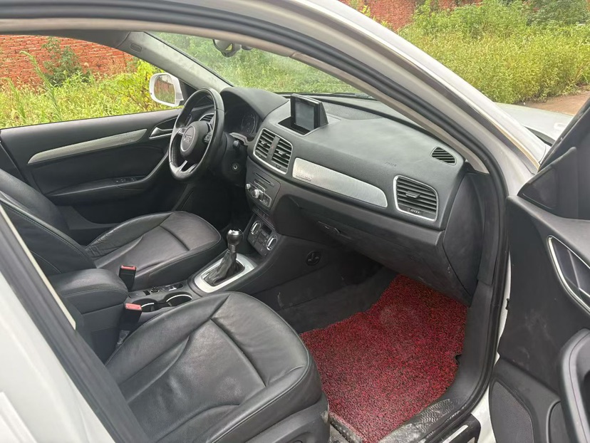 Audi Q3 2015 car image #3