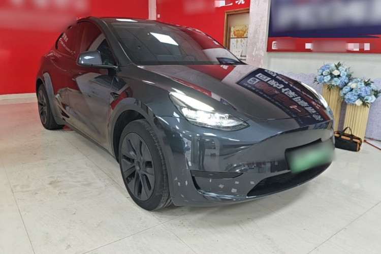 Tesla Model Y 2024 #4 Tesla Model Y 2024 car image #4