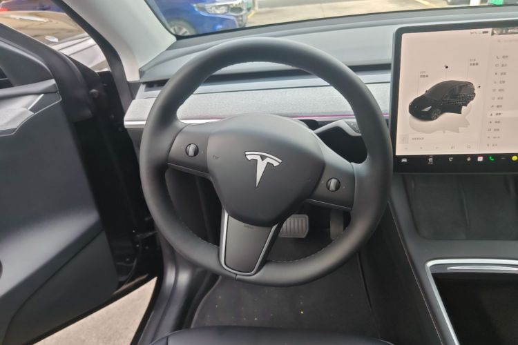 Tesla Model Y 2024 #11 Tesla Model Y 2024 car image #11