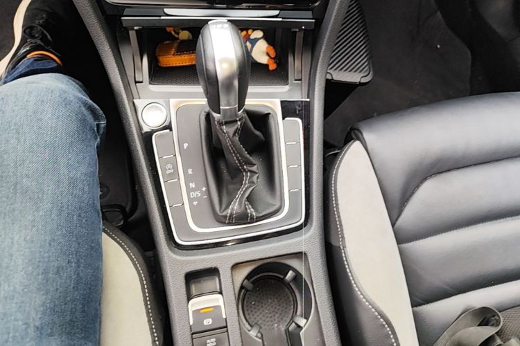 Volkswagen Golf 2020 car image #14