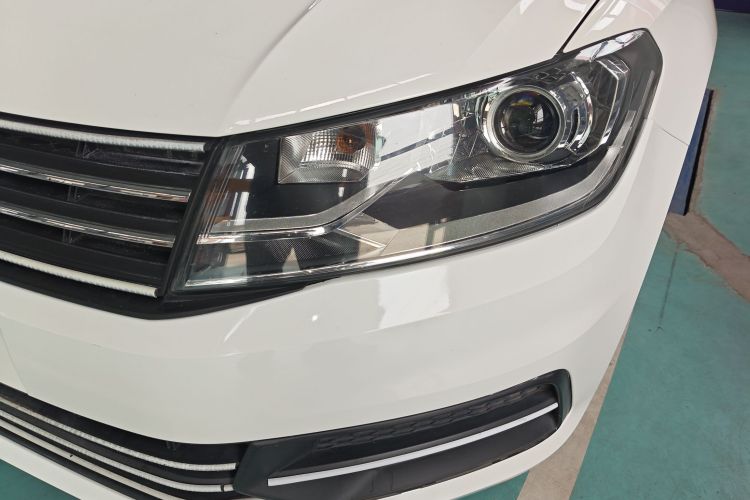 Volkswagen Santana 2018 car image #23
