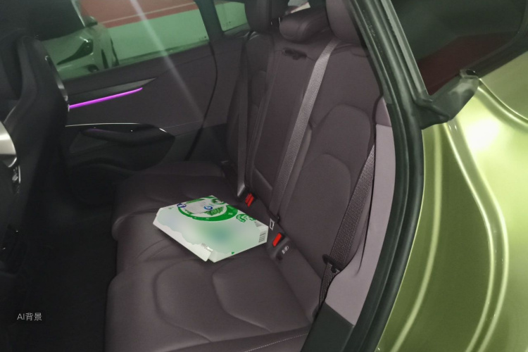 MI SU7 2024 imagen de coche #19