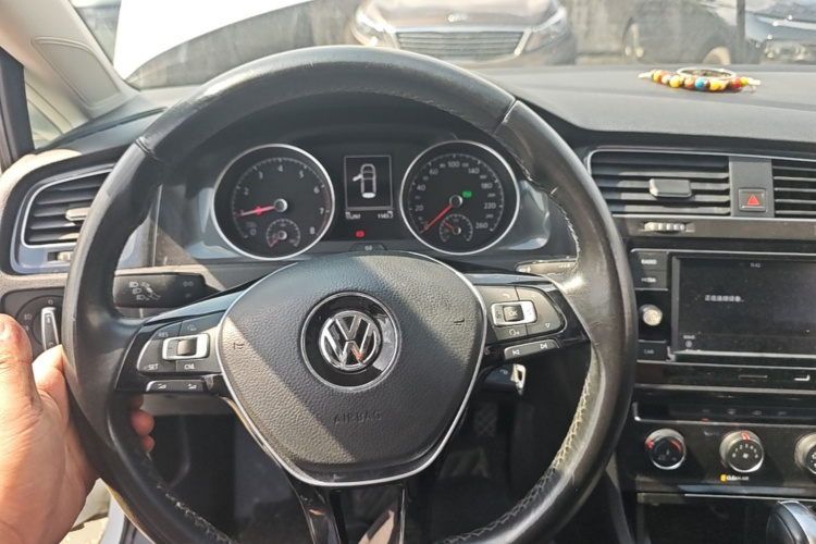 Volkswagen Golf 2018 изображение автомобиля #11