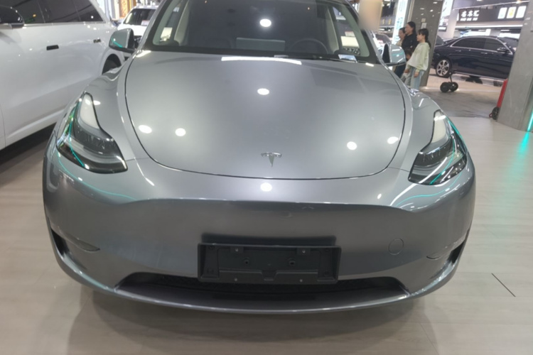 Tesla Model Y 2024 #3 Tesla Model Y 2024 car image #3