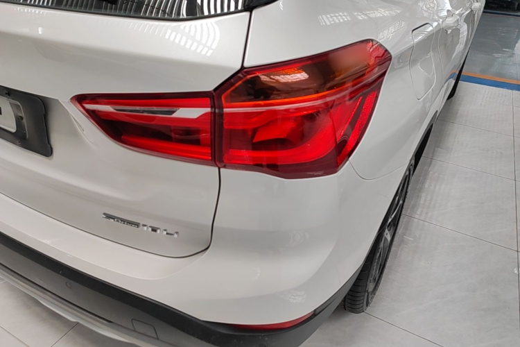 BMW X1 2019 #8 BMW X1 2019 car image #8